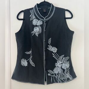 SilkLand Black Top with light blue Floral Design size M (W128)